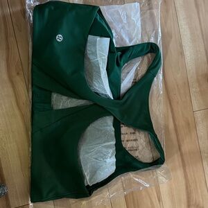 Lululemon BNWT Invigorate High Support Size 14 Evergreen